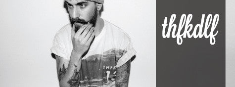 Urbant all-over printede polyester t-shirts fra britiske THFKDLF